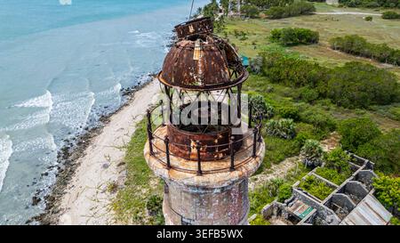 Der Leuchtturm Kovalim steht hoch an der Küste, in der Nähe des Bezirks Jaffna, Sri Lanka Stockfoto