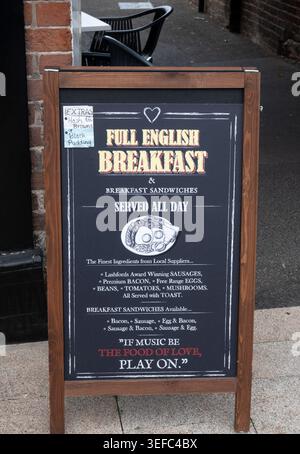 Englisches Frühstücksschild, Stratford-upon-Avon, Warwickshire, England, Großbritannien Stockfoto
