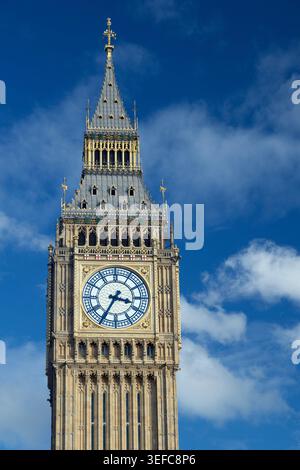 10. März 2026, London England, Ein Portraitbild des Elizabeth Clock Tower alias Big Ben Stockfoto
