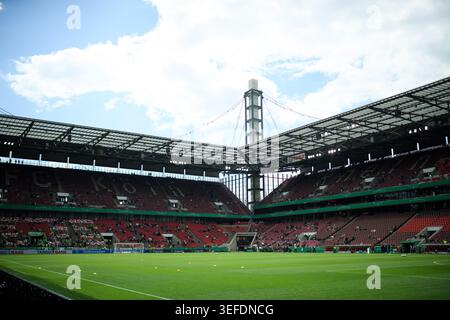 KÖLN, DEUTSCHLAND - 14. MAI 2026: Gattungsansicht des Stadions - das DFB-Pokal Frauen-Cup-Spiel VfL Wolfsburg gegen FC Bayern München bei Rhein EN Stockfoto