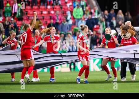 KÖLN, DEUTSCHLAND - 14. MAI 2026: Georgia Stanway, Klara Buehl, Franziska Kett, Katharina Naschenweng - das DFB-Pokal Frauen-Cup Stockfoto