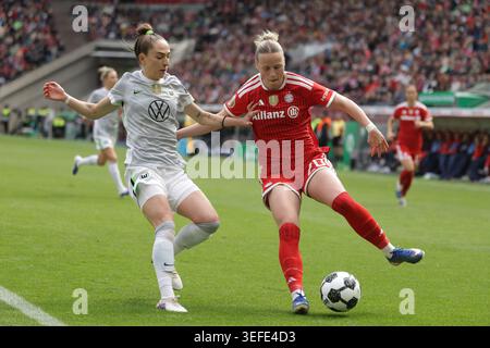 Köln, Deutschland 14. Mai 2025: DFB-Pokal Frauen - 2025/2026 - Finale - Wolfsburg gegen den FC Bayern München im Bild: /// DFB-Vorschriften verbieten jede Verwendung von Fotografien als Bildsequenzen und/oder Quasi-Video /// Stockfoto