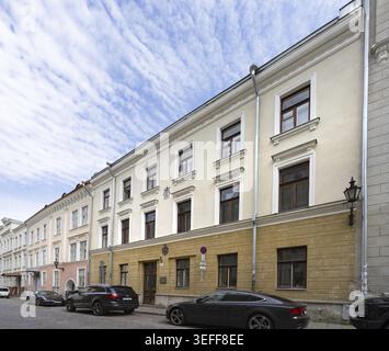 Tallinn, Estland. Juli 2022. Das Gebäude beherbergt das Kanzleramt des Metropoliten von Tallinn und die Estnische Orthodoxe Kirche des Moskauer Patriars Stockfoto