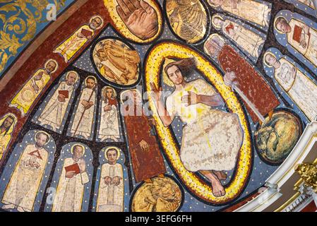 Geheiligtes Domgewölbe mit Jesus und Aposteln Stockfoto