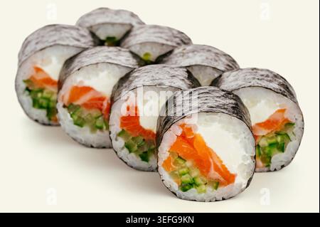 Mit Fisch, Gurke und Frischkäse Rollen Stockfoto