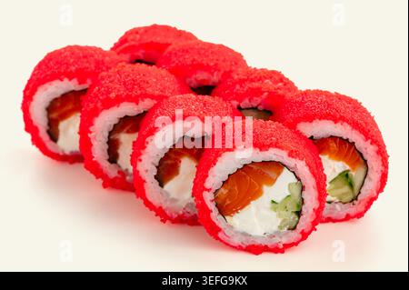 California Roll mit Lachs und Gurke Stockfoto