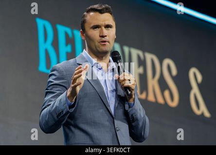 Gründer und Präsident von Turning Point USA Charlie Kirk beim Turning Point Believers Summit im Palm Beach County Civic Center am 26. Juli 2024. Kirk wurde am 10. September 2025 von einem bewaffneten Mann in Utah getötet. (Foto: Al Diaz/Miami Herald/TNS/SIPA USA) Stockfoto
