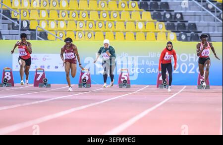Doha, Katar. Mai 2026. Layla Kamal aus Bahrain, Dana Salem aus Katar, Lujain Alhumaid aus Saudi-Arabien, Azza Al Yaarubi aus Oman und Raihanah Garoubah aus Bahrain WomenÕs im 100-Meter-Finale bei den Leichtathletikveranstaltungen der 4. Golfkooperationsrat-Spiele Doha 2026 im Suheim bin Hamad Stadium. (Foto: Noushad Variyattiyakkal/SOPA Images/SIPA USA) Credit: SIPA USA/Alamy Live News Stockfoto