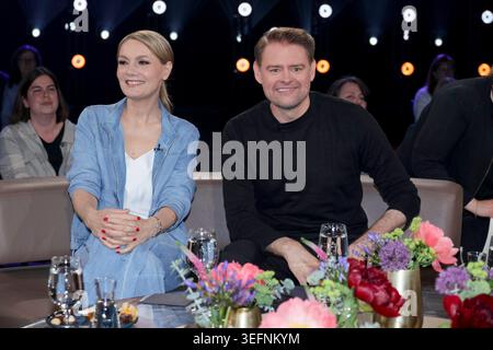 ABB/TALKSHOW- Max Giermann, Martina Hill Schauspieler Comedians zu Gast in der NDR Talkshow , aus dem NDR 3 Studio am Freitag 15.05.2026 in Hamburg Deutschland *** ABB TALKSHOW Max Giermann, Martina Hill Schauspieler Comedians als Gäste in der NDR Talkshow , aus dem NDR 3 Studio am Freitag 15 05 2026 in Hamburg Deutschland Stockfoto