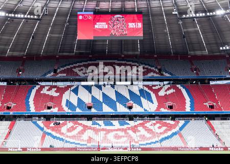 MÜNCHEN, DEUTSCHLAND - 16. MAI: Impressionen der Allianz Arena, Grafik Deutscher Meister 2025/26, vor dem Bundesliga-Spiel zwischen FC Bayern München gegen 1. Der FC Köln in der Allianz Arena am Spieltag 34 des 1. Bundesliga am 16. Mai 2026 in München. DFL-VORSCHRIFTEN VERBIETEN DIE VERWENDUNG VON FOTOS ALS BILDSEQUENZEN UND/ODER QUASI-VIDEO. Stockfoto