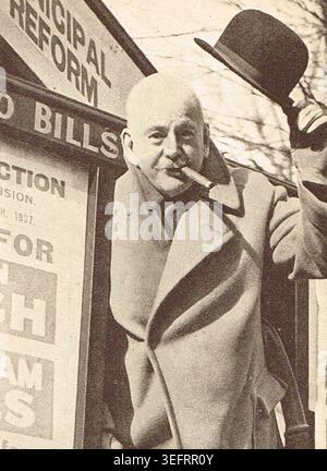 Bertram Mills, britischer Zirkusbesitzer, der den Bertram Mills Circus leitete. Der Zirkus wurde in Großbritannien für seine Weihnachtsshows berühmt, die 1938, 1946 und 1947 bei Olympia in West London übertragen wurden. Seine Truppe war die letzte, die mit lebenden Tieren auf der Bühne des Drury Lane Theatre auftrat. Stockfoto