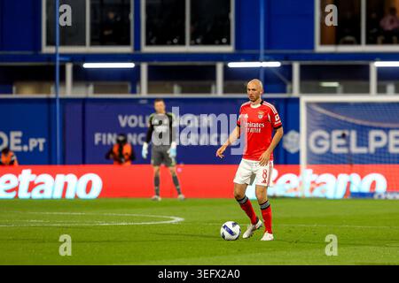 Lissabon, Portugal. Mai 2026. Estadio Antonio Coimbra da Mota Fredrik Aursnes von SL Benfica im Spiel zwischen GD Estoril Praia und SL Benfica im Estadio Antonio Coimbra da Mota am 16. Mai 2026 in Estoril, Portugal. Liga Portugal Betclic - GD Estoril Praia vs SL Benfica (Valter Gouveia/SPP) Credit: SPP Sport Pressefoto. /Alamy Live News Stockfoto