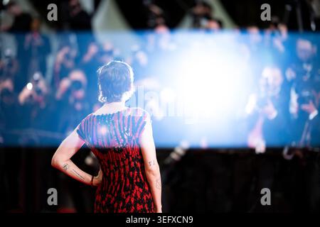 Cannes, Frankreich. Mai 2026. Die US-Schauspielerin Kristen Stewart kommt am 16. Mai 2026 zur Vorführung des Films „Full Phil“ bei der 79. Ausgabe der Filmfestspiele in Cannes, Südfrankreich. Foto: Eliot Blondet/ABACAPRESS.COM Credit: Abaca Press/Alamy Live News Stockfoto