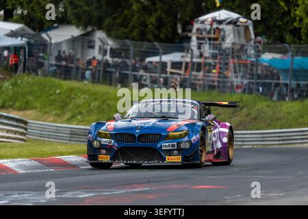 16. Mai 2026, Rheinland-Pfalz, Nürburg: Der BMW E89 Z4 (EVO 2013) mit Startnummer 40 des W.I.S Racing Teams mit Koopman Racing mit den Fahrern Peter Posavac, Michael Funke, Volker Strycek und Frank Nikolaus wird während des 24-Stunden-Rennens auf der Nordschleife des Nürburgrings fahren. Foto: Silas Stein/dpa Stockfoto