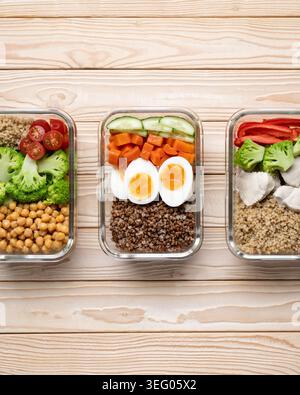 Gesunde Mahlzeit Vorbereitung Behälter ausgewogene Ernährung vertikale Zusammensetzung Stockfoto