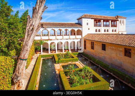 Innenhof des Sultana oder Patio de la Sultana im Generalife Palace in Granada, Spanien Stockfoto