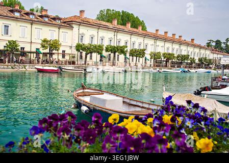 Morgen in Peschiera del Garda, Italien, Pastell retro getönt Stockfoto