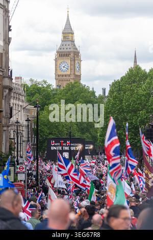 Vereinigt das Königreich, vereinigt den Westen, protestmarsch in London. Gruppen zitierten als rechtsextreme Proteste gegen Themen wie Einwanderung. In Whitehall Stockfoto