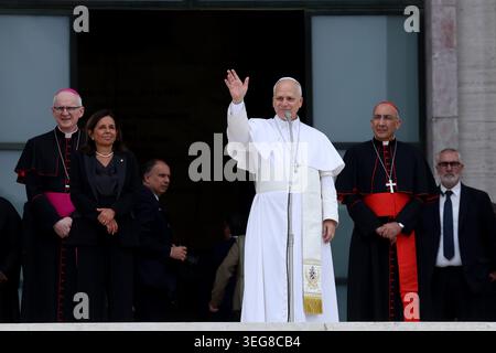Rom – Italien, 14. Mai 2026: Der Papst hält eine Antikriegsrede an Studenten und fragt die Führer der Welt: „Wiederbewaffnung, die Spannungen und Unsicherheit erhöht Stockfoto