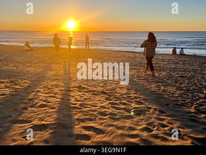 Sonnenuntergang am Holmes Beach auf Anna Maria Island, Florida Stockfoto