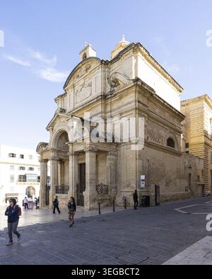 Valletta, Malta, 4. April 2024. Außenansicht der Kirche St. Katharina von Alexandria im Stadtzentrum Stockfoto