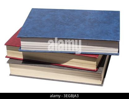 Hardcover-Bücher, isoliert auf weißem Hintergrund gestapelt Stockfoto