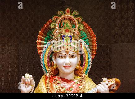 Hindu Heritage Centre, Göttin Durga Statue auf dem Löwen mit traditionellen Verzierungen Stockfoto