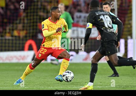 Wesley Said (22) von RC Lens, die während des Spiels der französischen Mc Donalds Ligue 1 Saison 2025–2026 zwischen Racing Club de Lens und Paris Saint-Germain am 13. Mai 2026 in Lens, Frankreich, gezeigt wurden. (Foto: David Catry / Sportpix) Stockfoto