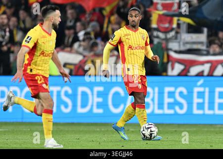 Wesley Said (22) von RC Lens, die während des Spiels der französischen Mc Donalds Ligue 1 Saison 2025–2026 zwischen Racing Club de Lens und Paris Saint-Germain am 13. Mai 2026 in Lens, Frankreich, gezeigt wurden. (Foto: David Catry / Sportpix) Stockfoto