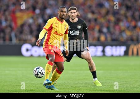 Wesley Said (22) von RC Lens, die während des Spiels der französischen Mc Donalds Ligue 1 Saison 2025–2026 zwischen Racing Club de Lens und Paris Saint-Germain am 13. Mai 2026 in Lens, Frankreich, gezeigt wurden. (Foto: David Catry / Sportpix) Stockfoto