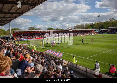 Allgemeiner Blick auf das Heimstadion des Stevenage FC, das Stevenage Stadium. Während des Spiels. Stockfoto