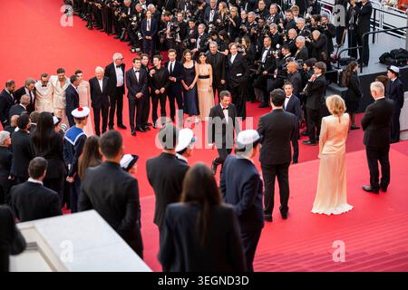 Die französische Produzentin Axelle Boucai, die französische Drehbuchautorin Berenice Vila, der deutsche Komponist Volker Bertelmann, der britische Schauspieler Tom Mison, der französische Schauspieler Felix Kysyl, der französische Schauspieler Florian Lesieur, der französische Schauspieler Loic Corbery, der französisch-armenische Schauspieler Simon Abkarian, der französische Regisseur und Drehbuchautor Antonin Baudry, der französische Schauspieler Benoit Magimel, der Schweizer Kacey Mottet Klein, die französische Schauspielerin Anamaria Vartolomei, der französischen Filmproduzent Jerité de Safaome-Arduz de Safaome-Arduz und der iraniranianische Filmproduzent Jeraome-Ardous-Ardous Stockfoto