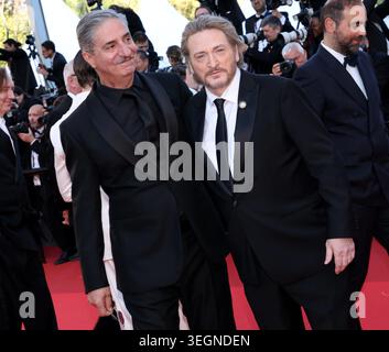Cannes, Frankreich. Mai 2026. © PHOTOPQR/NICE MATIN/Patrice Lapoirie ; Cannes ; 20/05/2026 ; FRANCE-FILM-FESTIVAL-CANNNES2026 der französisch-armenische Schauspieler Simon Abkarian und der französische Schauspieler Benoit Magimel kommen am 20. Mai 2026 zur Vorführung des Films "La Bataille de Gaulle: L'Age de fer" (de Gaulle: Tilting Iron) bei der 79. Ausgabe des Cannes Filmfestes. Quelle: MAXPPP/Alamy Live News Stockfoto
