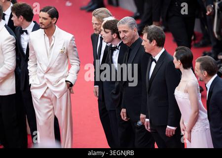 Cannes, Frankreich. Mai 2026. Der französisch-armenische Schauspieler Simon Abkarian kommt am 20. Mai 2026 zur Vorführung des Films „La Bataille de Gaulle: L'Age de fer“ (de Gaulle: Tilting Iron) bei der 79. Ausgabe des Filmfestivals in Cannes, Südfrankreich. Foto: Eliot Blondet/ABACAPRESS.COM Credit: Abaca Press/Alamy Live News Stockfoto