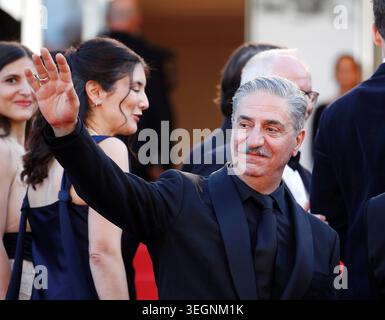 Cannes, Frankreich. Mai 2026. © PHOTOPQR/NICE MATIN/Dylan Meiffret ; Cannes ; 20/05/2026 ; FRANCE-FILM-FESTIVAL-CANNES2026 der französisch-armenische Schauspieler Simon Abkarian kommt zur Vorführung des Films "La Bataille de Gaulle: L'Age de fer" (de Gaulle: Tilting Iron) bei der 79. Ausgabe des Cannes Filmfestivals am 20. Mai 2026 in Cannes, Südfrankreich. Quelle: MAXPPP/Alamy Live News Stockfoto
