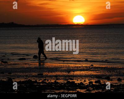 Sheerness, Kent, Großbritannien. Mai 2026. Wetter in Großbritannien: Sonnenuntergang in Sheerness, Kent. Quelle: James Bell/Alamy Live News Stockfoto