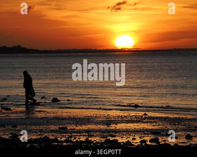Sheerness, Kent, Großbritannien. Mai 2026. Wetter in Großbritannien: Sonnenuntergang in Sheerness, Kent. Quelle: James Bell/Alamy Live News Stockfoto