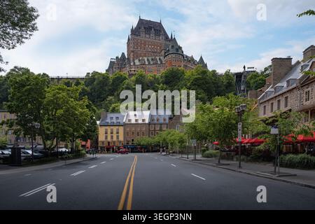 Blick auf Quebec City von der unteren Stadt (Basse-Ville) mit Chateau Frontenac - Quebec City, Quebec, Kanada Stockfoto