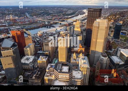 Luftaufnahme der Skyline von Pittsburgh, Pennsylvania, USA. Stockfoto