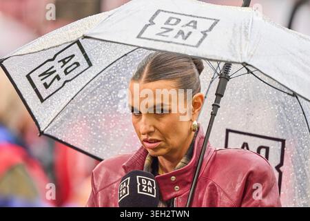Laura Wontorra, sports presenter, reporter, woman, moderator, TV, television,  DAZN  during the match FC BAYERN MueNCHEN - 1. FC KOeLN on May 16, 2026 at Allianz Arena Muenchen, Germany. Season 2025/2026, 1.Bundesliga, FCB, matchday 34,  Photographer: ddp images / star-images    - DFL REGULATIONS PROHIBIT ANY USE OF PHOTOGRAPHS as IMAGE SEQUENCES and/or QUASI-VIDEO - Stockfoto