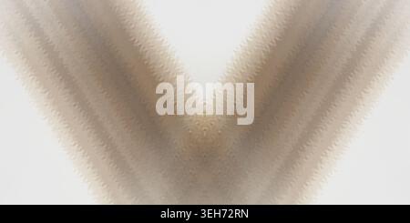 Ein abstrakter Hintergrund mit einem symmetrischen V-förmigen Muster mit einem weichen, welligen und strukturierten Farbverlauf in Beige-, Braun- und Hellgrau-Tönen. Stockfoto