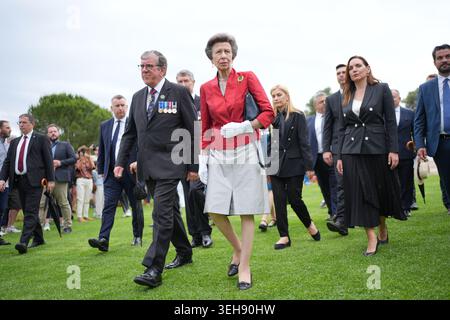 Als Präsident der Commonwealth war Graves Commission (CWGC) kam die Prinzessin Royal zum 85. Jahrestag der Schlacht von Kreta auf dem Souda Bay Cemetery auf Kreta als Teil des königlichen Besuchs in Griechenland an. Bilddatum: Samstag, 23. Mai 2026. Stockfoto