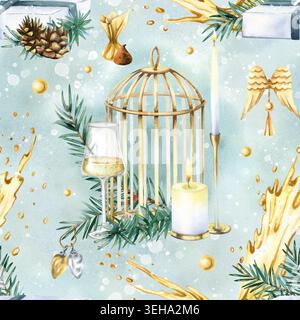 Nahtloses Weihnachtsmuster auf hellgrünem Aquarellhintergrund. Goldener Vogelkäfig, Tannenzweige, brennende Kerzen, Perlen, Süßigkeiten und Spritzer Stockfoto