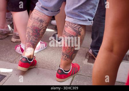 London UK, 23. Mai 2026 Middlesbrough-Fans treffen sich vor dem Wembley Stadium zum Finale der Meisterschaft. Credit Paul Thompson/Alamy Live News Stockfoto