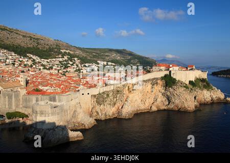 Kroatien, Dubrovnik, Altstadt, Luftaufnahme, Stadtmauern, Stockfoto