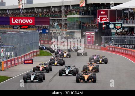 Montreal, Kanada. Mai 2026. Das Rennen startet während des Formel 1 Lenovo Canadian Grand Prix 2026, 5. Runde der Formel 1 Weltmeisterschaft 2026 vom 22. Bis 24. Mai 2026 auf dem Circuit Gilles Villeneuve, Montreal, Kanada Credit: Robbie Hoad/Every Second Media Credit: Every Second Media/Alamy Live News Stockfoto