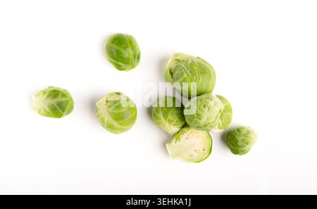 Gemüse für jeden Tag. Brüssel sprießt auf weißem Grund Stockfoto