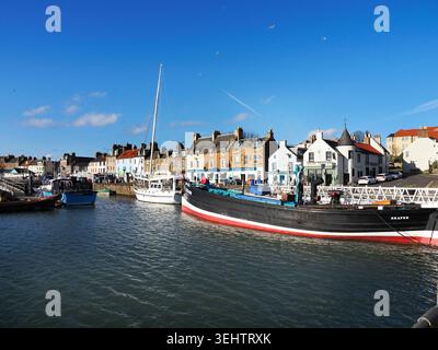 Boote liegen im Hafen von Anstruther Fife Scotland Stockfoto