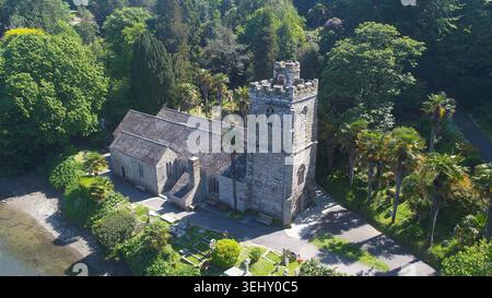 Aus der Vogelperspektive auf St. Just's Church, St. Just in Roseland. Eine Pfarrkirche der Klasse I in der Church of England Stockfoto
