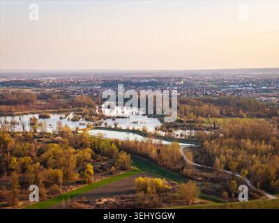 Wunderschöner See Oresje, Kroatien, berühmt für Sport und Angeln, Vogelperspektive in der Frühjahrssaison Stockfoto